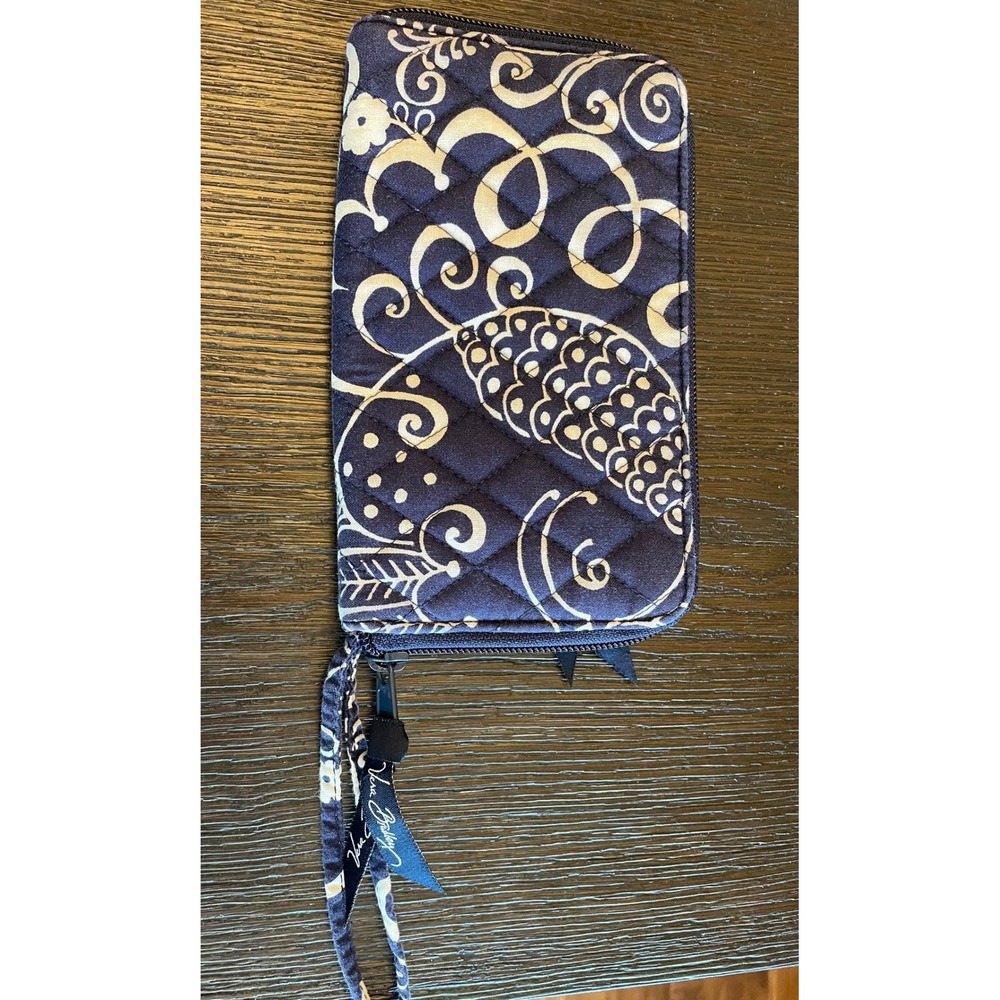 Vera Bradley All In One‎ Wristlet